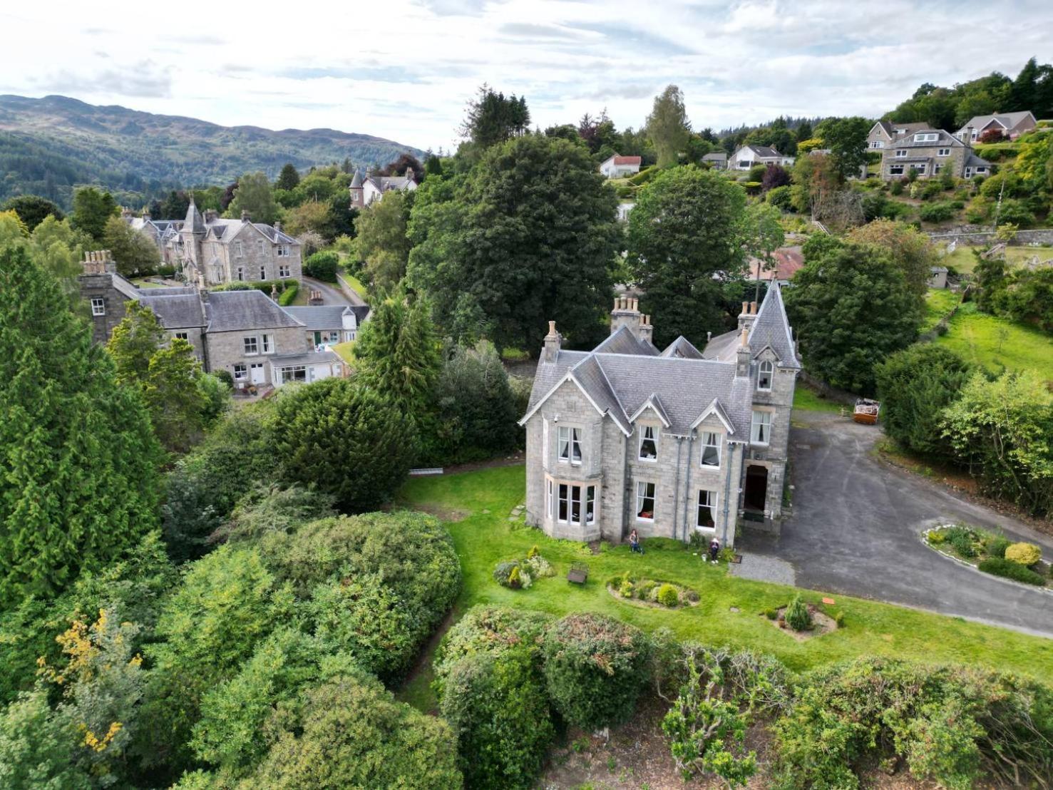 Wellwood Manor Hotel Pitlochry Exterior photo